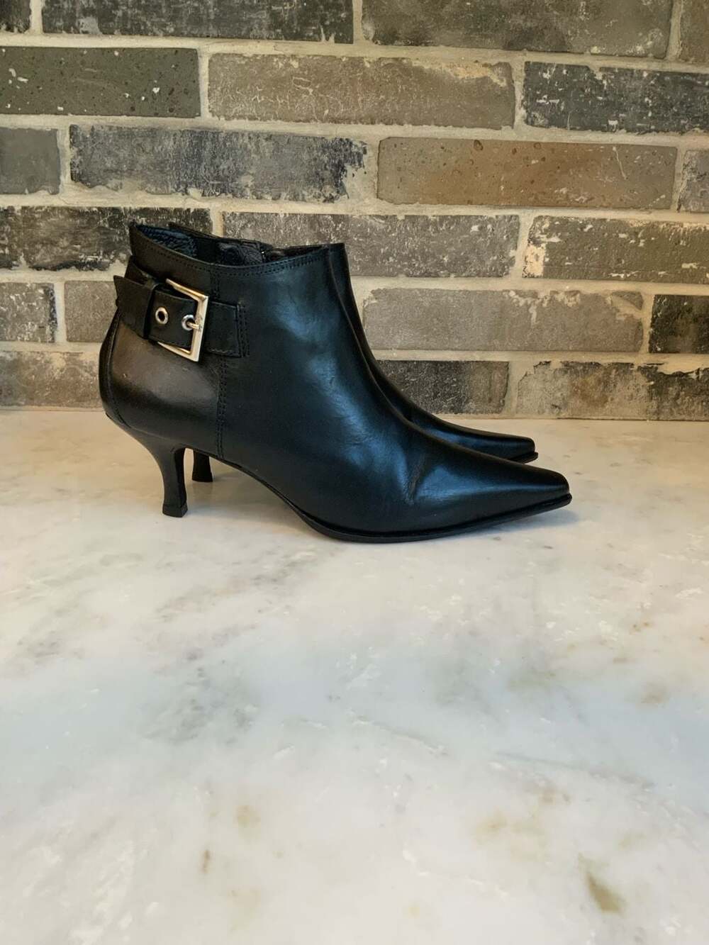 Donald J Pliner Loni Ankle Boots Size 6M Black Leather Pointed Toe